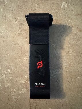 NWT Peloton Yoga Strap • 6ft Adjustable Stretch Band • Black
